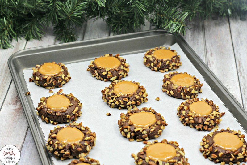 The Best Turtle Thumbprint Cookies, Turtle Cookies, These Turtle Thumbprint Cookies are on another level. So yummy, they make the perfect cookie for the winter holidays or any party tray. What could be better than chocolate and caramel in a little nutty bite. Chocolate Cookie Recipe 