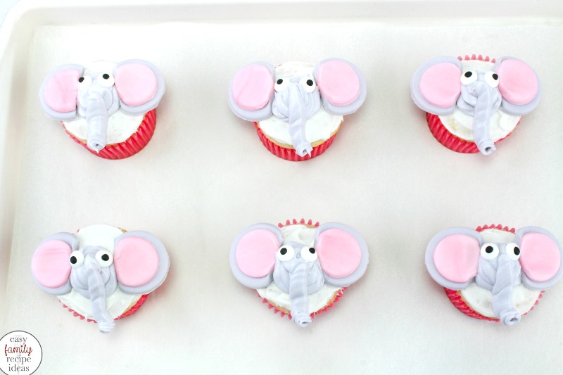 These Dumbo Cupcakes are easy to make and absolutely adorable. Make a batch of these easy Disney Cupcakes for the New Dumbo movie or Circus Birthday Party, Dumbo Circus Cupcakes are Perfect for a baby shower food or kids Dumbo Birthday Party Food Ideas