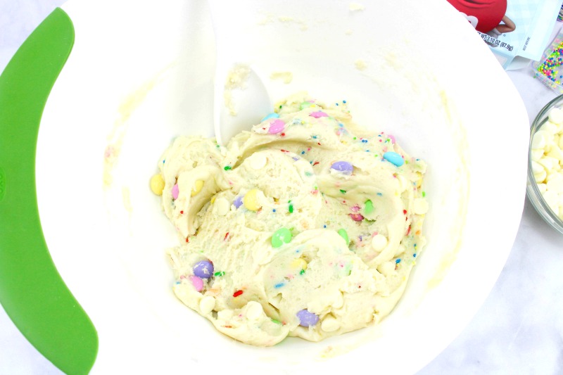 These Spring Funfetti Cake Cookies for Easter are soft and delicious, Funfetti cake mix recipes make the perfect Easter Cookies, Make these easy to make Easter M&M Cookies for a spring brunch or fun spring treat, Easter Funfetti Cake Cookies are The Best! 
