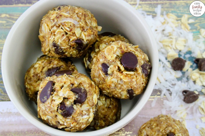 These delicious bite size No Bake Energy Balls are the perfect healthy snack! No Bake Energy Bites, This healthy energy balls recipe makes a quick and easy snack, These no bake chocolate oatmeal balls are healthy, protein-packed energy balls, chocolate peanut butter energy balls