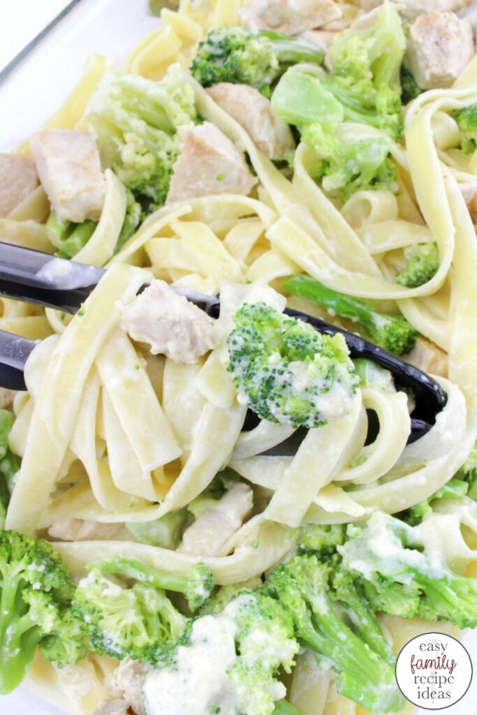 This Broccoli Chicken Alfredo Fettuccine recipe is one that you're going to love. It's simple, hearty, delicious and a perfect meal for the whole family! Chicken Alfredo Fettuccine, Once you make this scrumptious chicken alfredo recipe your family will beg you to make it over and over again! Perfect for a fall dinner or a hearty meal during the winter