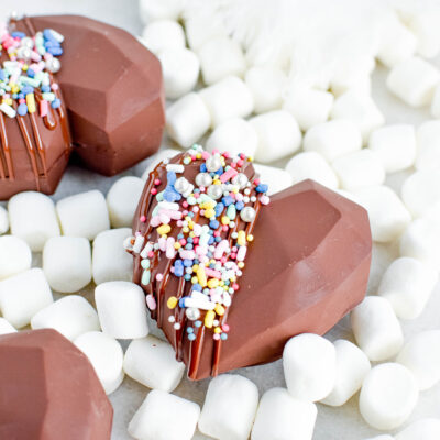 How to Make Valentine’s Day Hot Chocolate Bombs