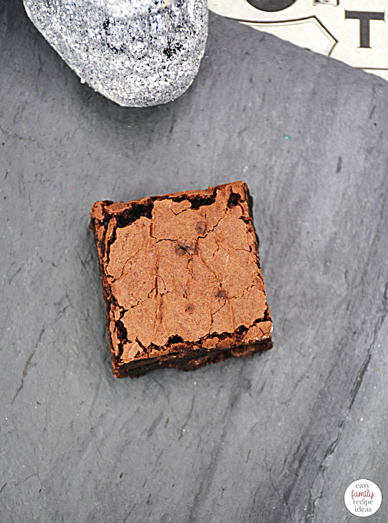 If you’re a big fan of Hocus Pocus and chocolate, you’ll love these rich Halloween brownies. Learn how to make delicious hocus pocus Halloween desserts, and get ideas for your very own Hocus Pocus witch-themed recipes and spellbook brownies, Hocus Pocus treats, Hocus Pocus themed food, and Halloween treats